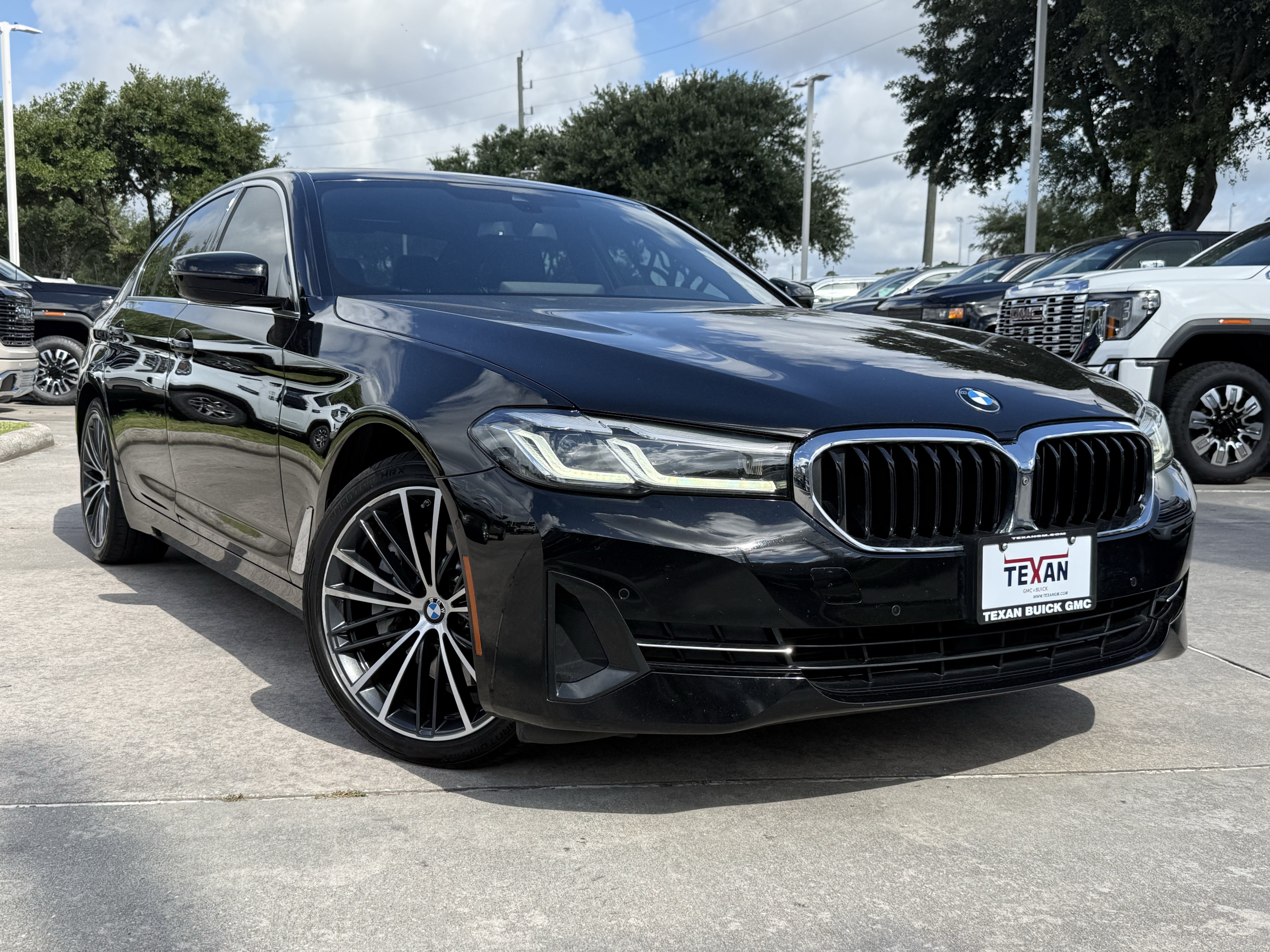 Used 2021 BMW 530i w/ Convenience Package RWD image 2