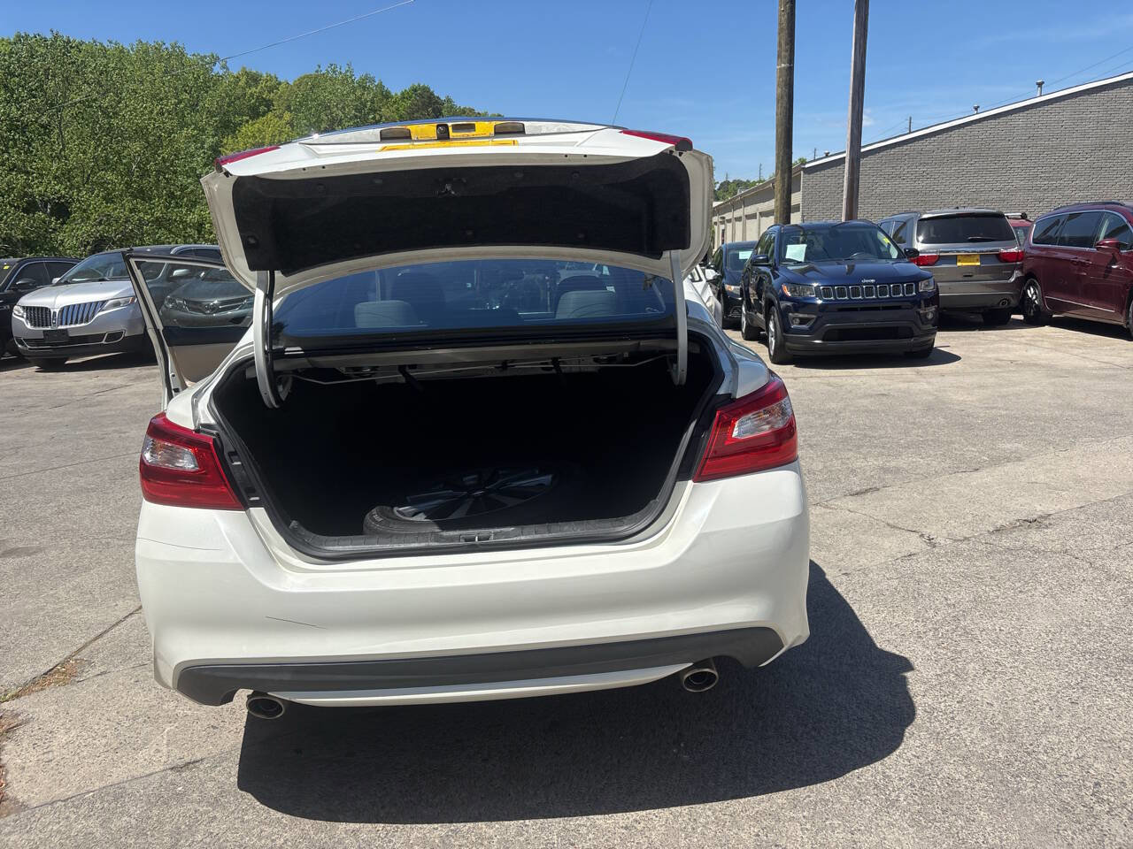 Used 2017 Nissan Altima 2.5 SV FWD image 18