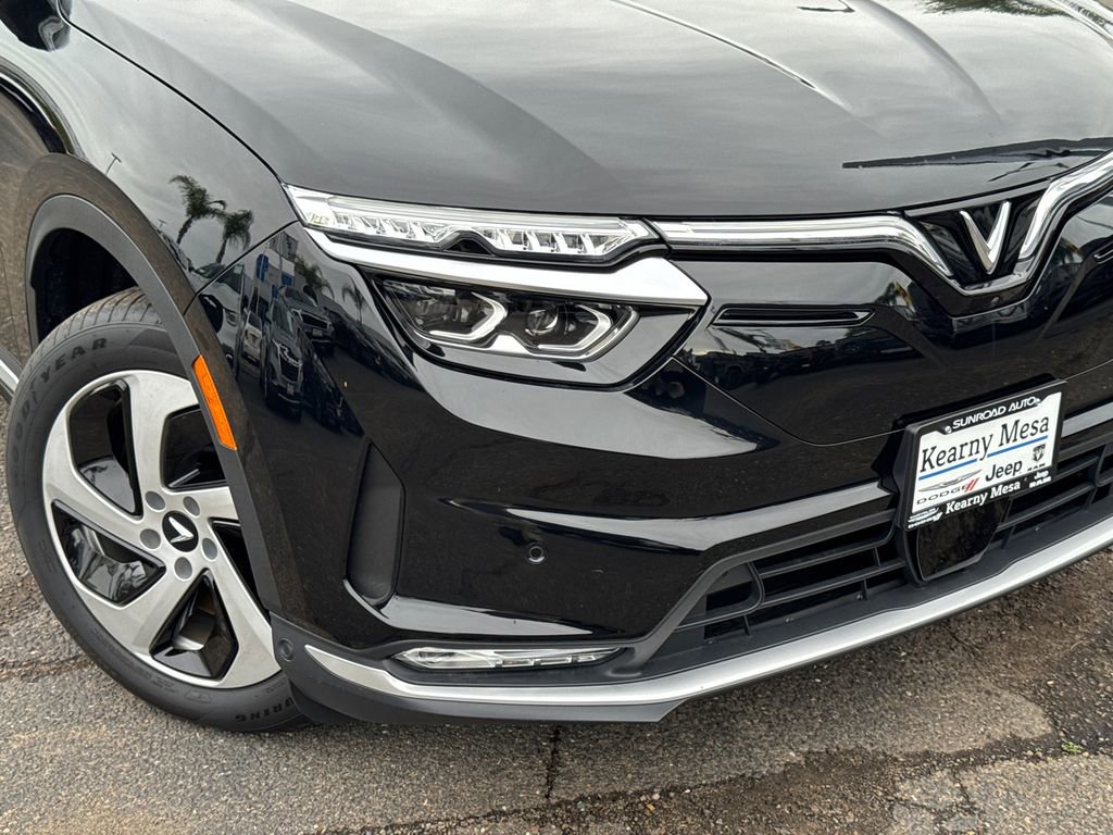 New 2025 VinFast VF 8 Eco AWD/4WD image 6