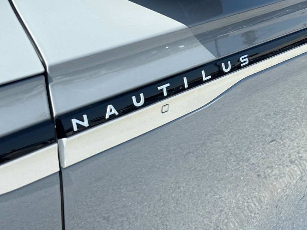 Used 2026 Lincoln Nautilus Reserve AWD/4WD image 9