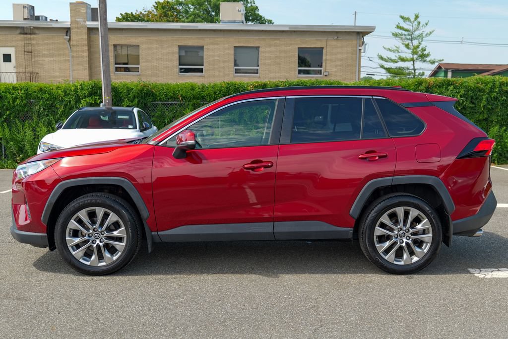 Used 2019 Toyota RAV4 XLE Premium w/ All Weather Liner Package AWD/4WD image 4