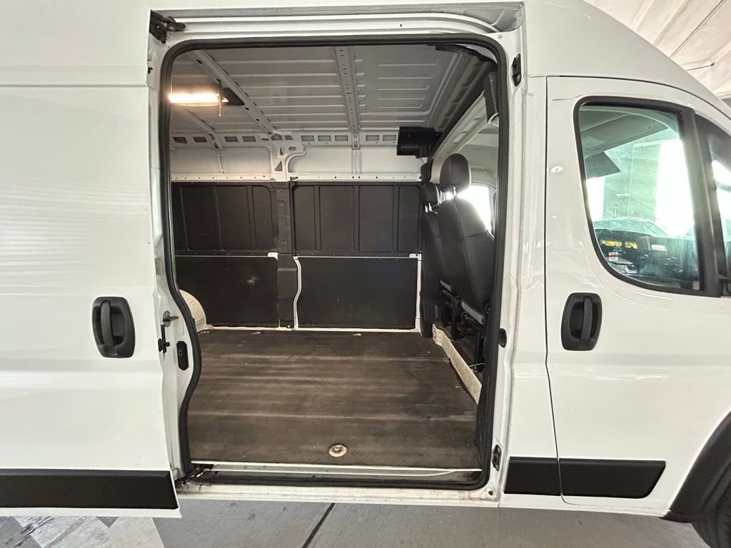 Used 2025 RAM ProMaster 2500 w/ Convenience Group image 36