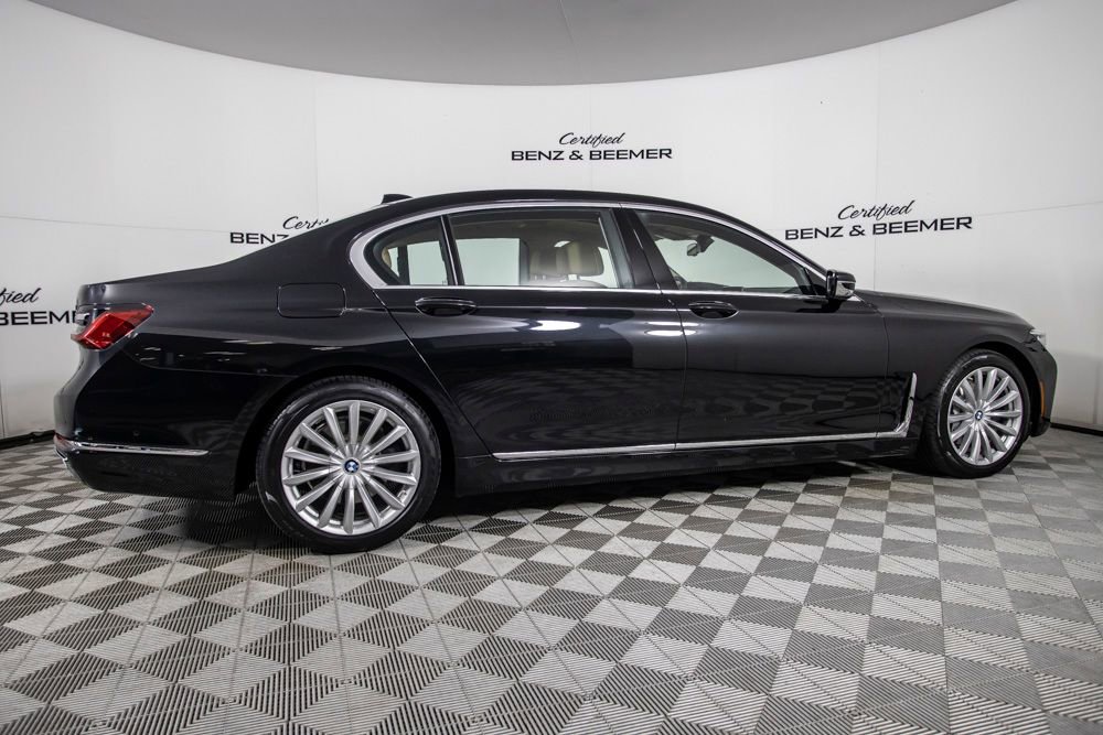Used 2022 BMW 740i xDrive w/ Premium Package image 5
