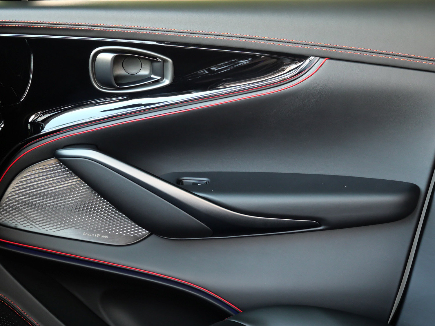 New 2026 Aston Martin DBX S AWD/4WD image 19
