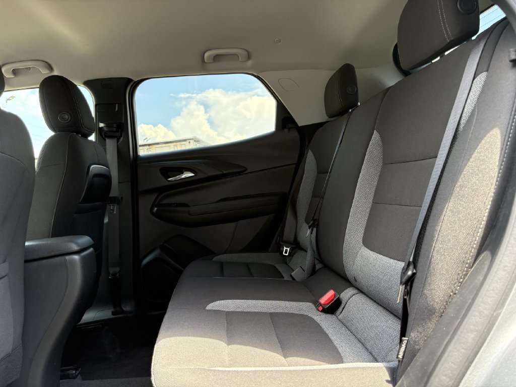Used 2025 Chevrolet TrailBlazer LT AWD/4WD image 24