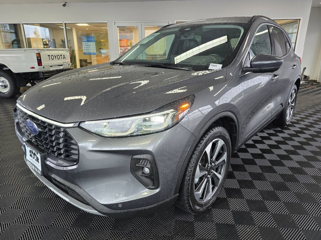 Used 2024 Ford Escape Platinum image 7