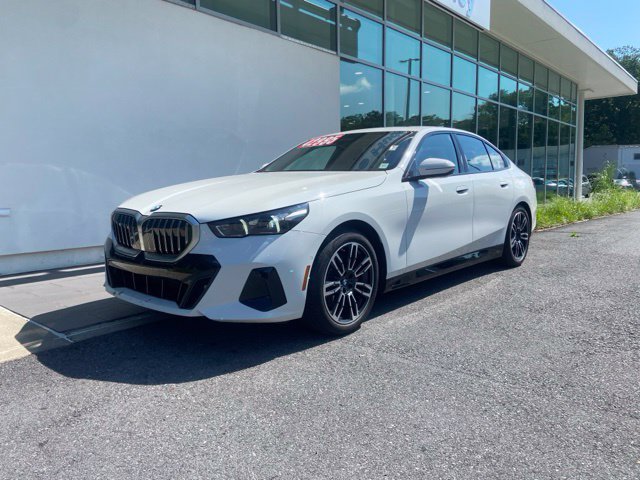 Certified 2024 BMW 530i xDrive w/ M Sport Package AWD/4WD image 3