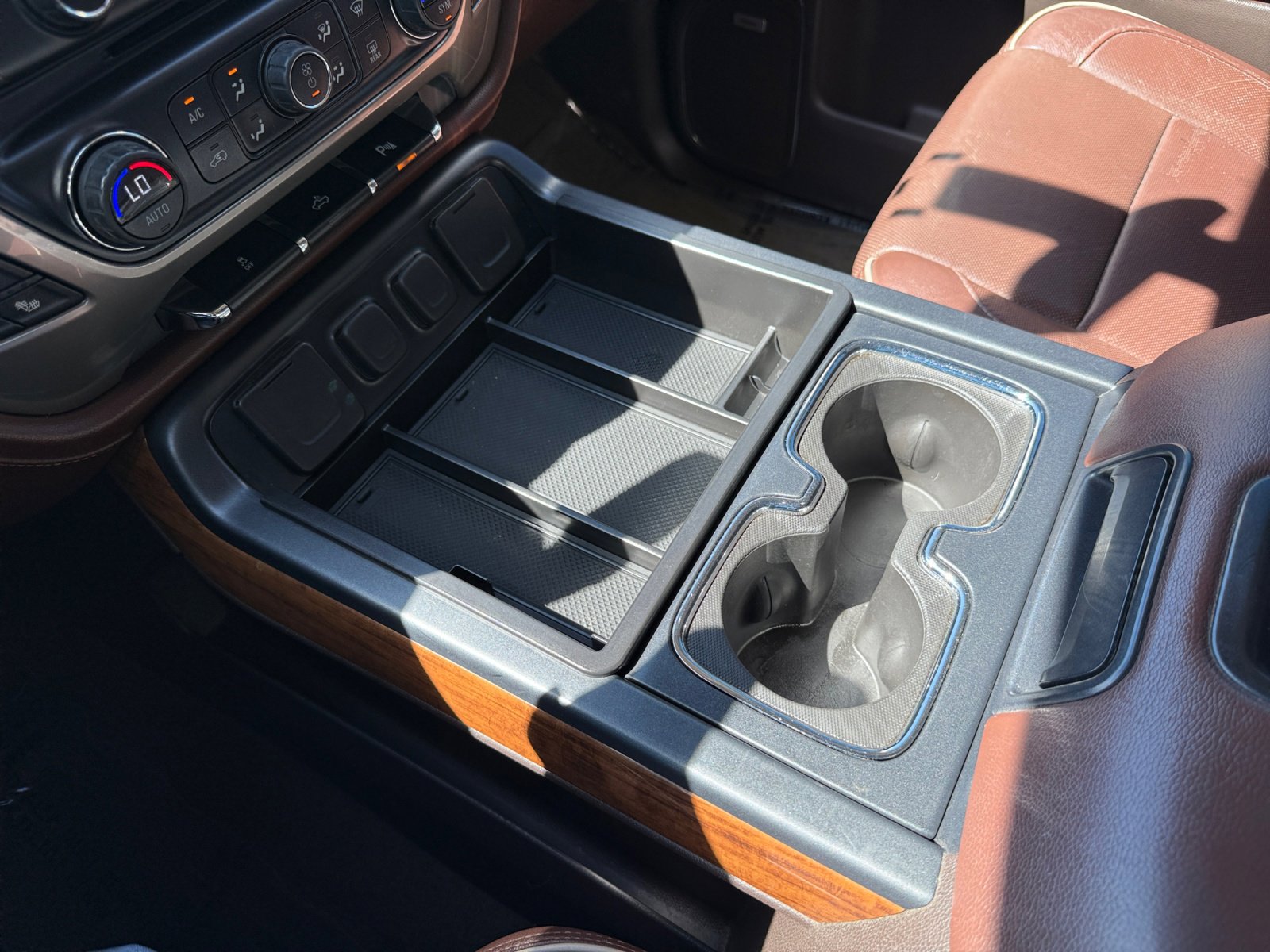 Used 2015 Chevrolet Silverado 1500 High Country image 13