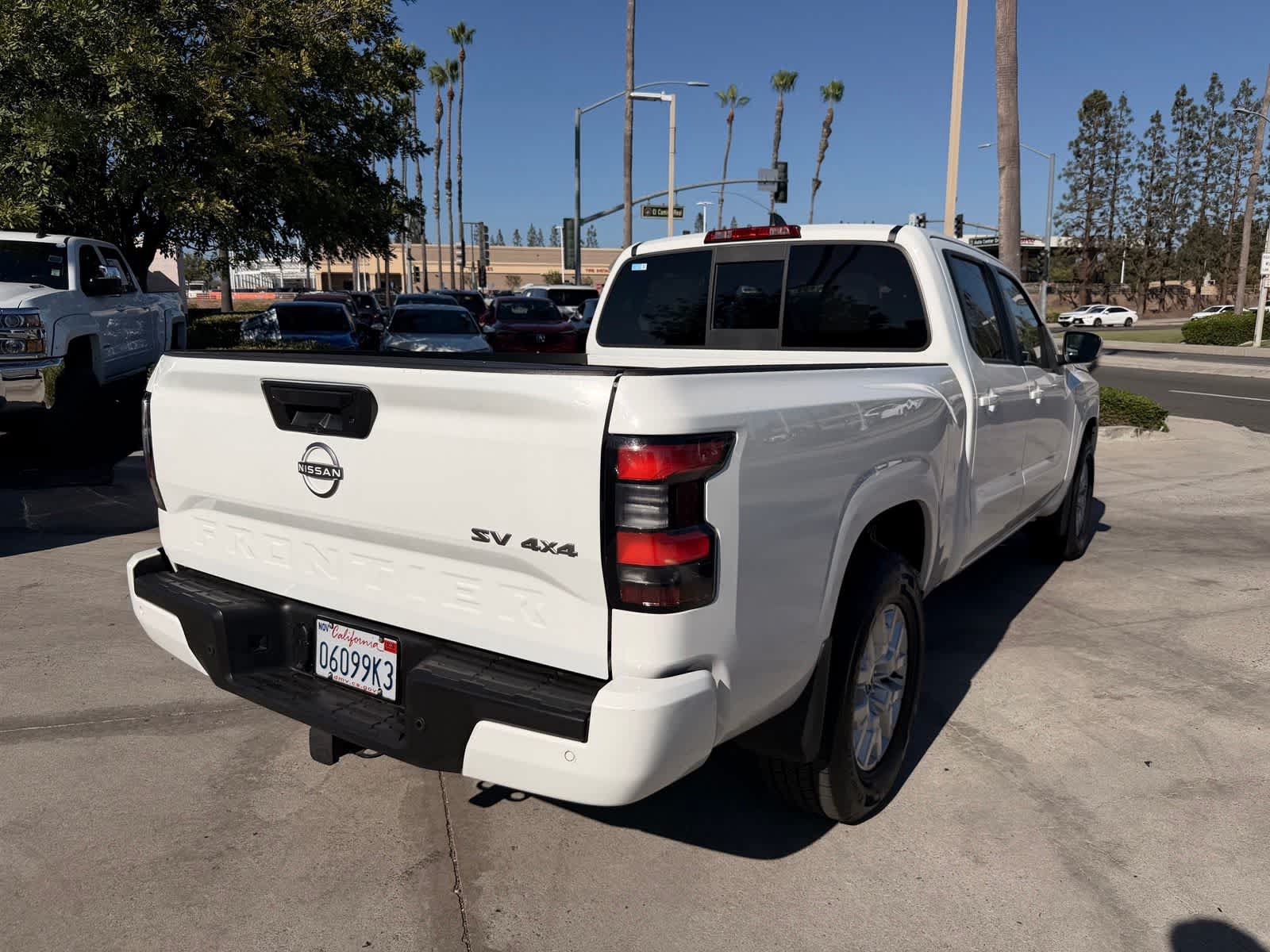Used 2022 Nissan Frontier SV w/ Technology Package AWD/4WD image 5