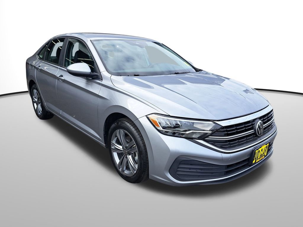 Used 2024 Volkswagen Jetta SE image 3