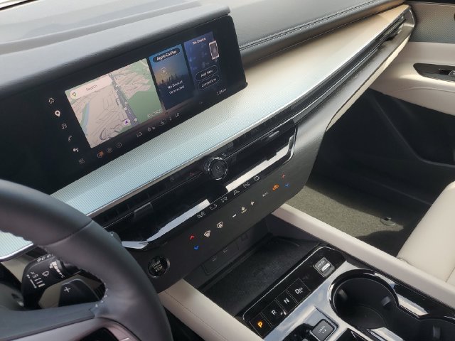 Certified 2025 Nissan Murano SL w/ Cargo Package AWD/4WD image 19
