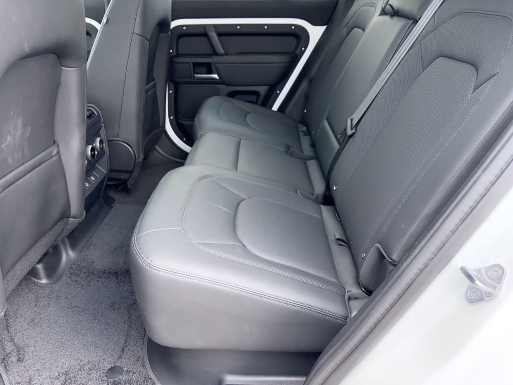 Used 2025 Land Rover Defender 110 S image 20