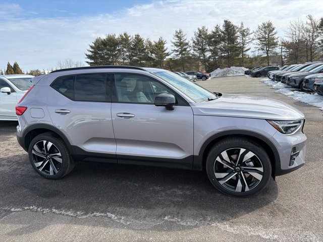 New 2026 Volvo XC40 B5 Ultra w/ Protection Package Premier AWD/4WD image 2