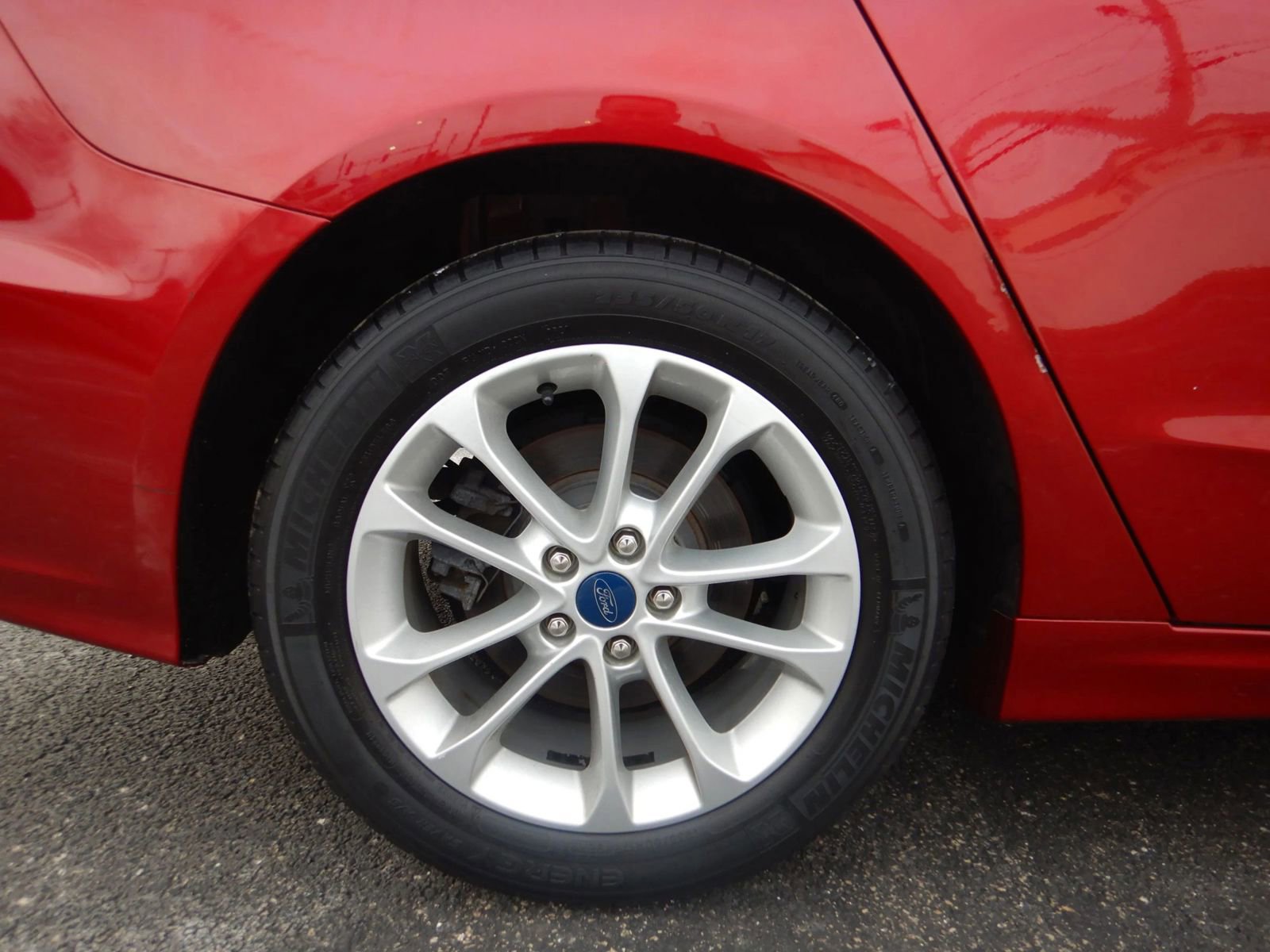 Used 2019 Ford Fusion SE image 27