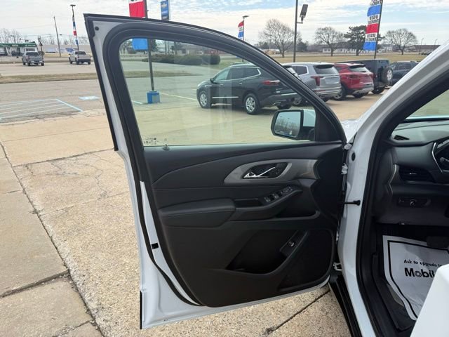 Certified 2023 Chevrolet Traverse LT image 13