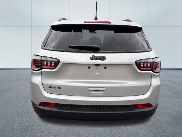 New 2026 Jeep Compass Latitude AWD/4WD image 3