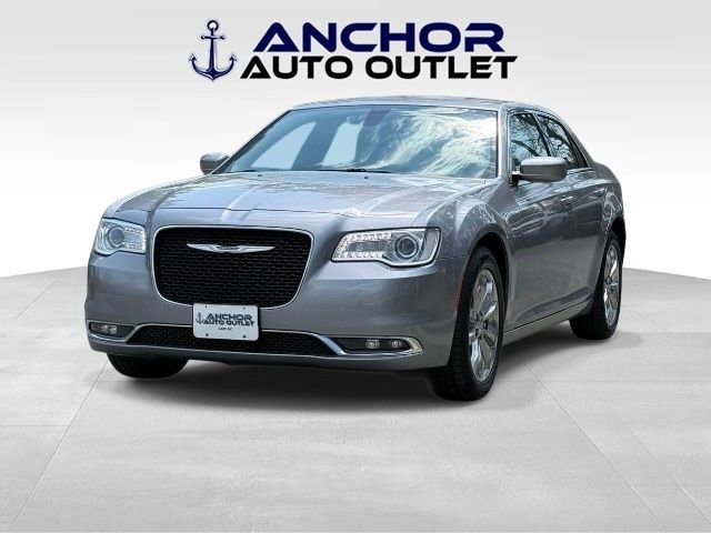 Used 2015 Chrysler 300 Limited w/ Driver Convenience Group image 4