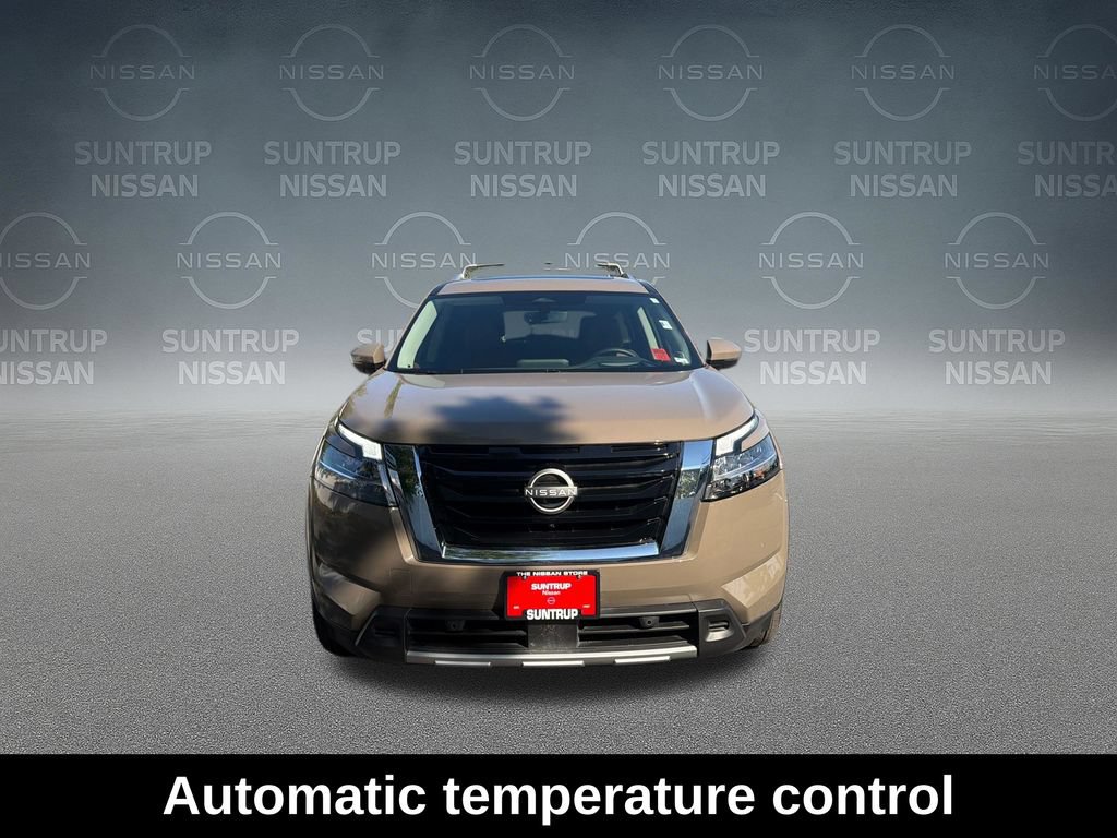 Used 2024 Nissan Pathfinder Platinum w/ Cargo Package FWD image 10