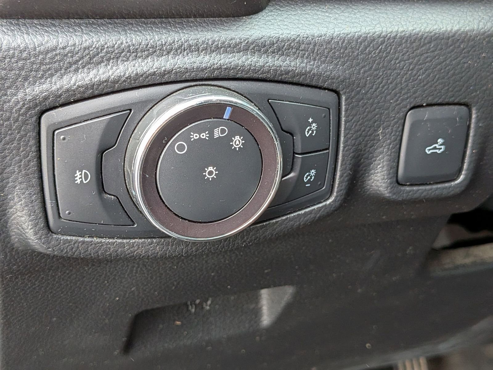 Used 2019 Ford Ranger Lariat w/ Equipment Group 501A Mid image 17