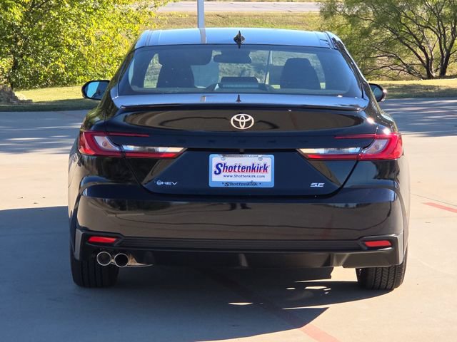 Used 2025 Toyota Camry SE image 7