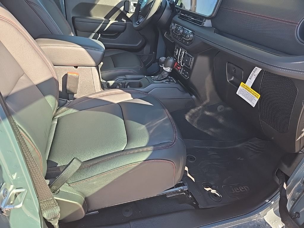 New 2025 Jeep Wrangler Unlimited Rubicon w/ Safety Group image 30