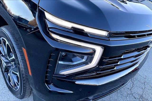 Used 2025 Chevrolet Suburban RST w/ RST Capability Package image 33