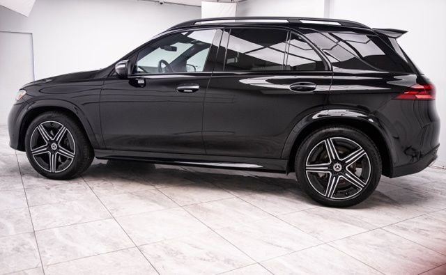 Used 2025 Mercedes-Benz GLE 350 4MATIC image 3