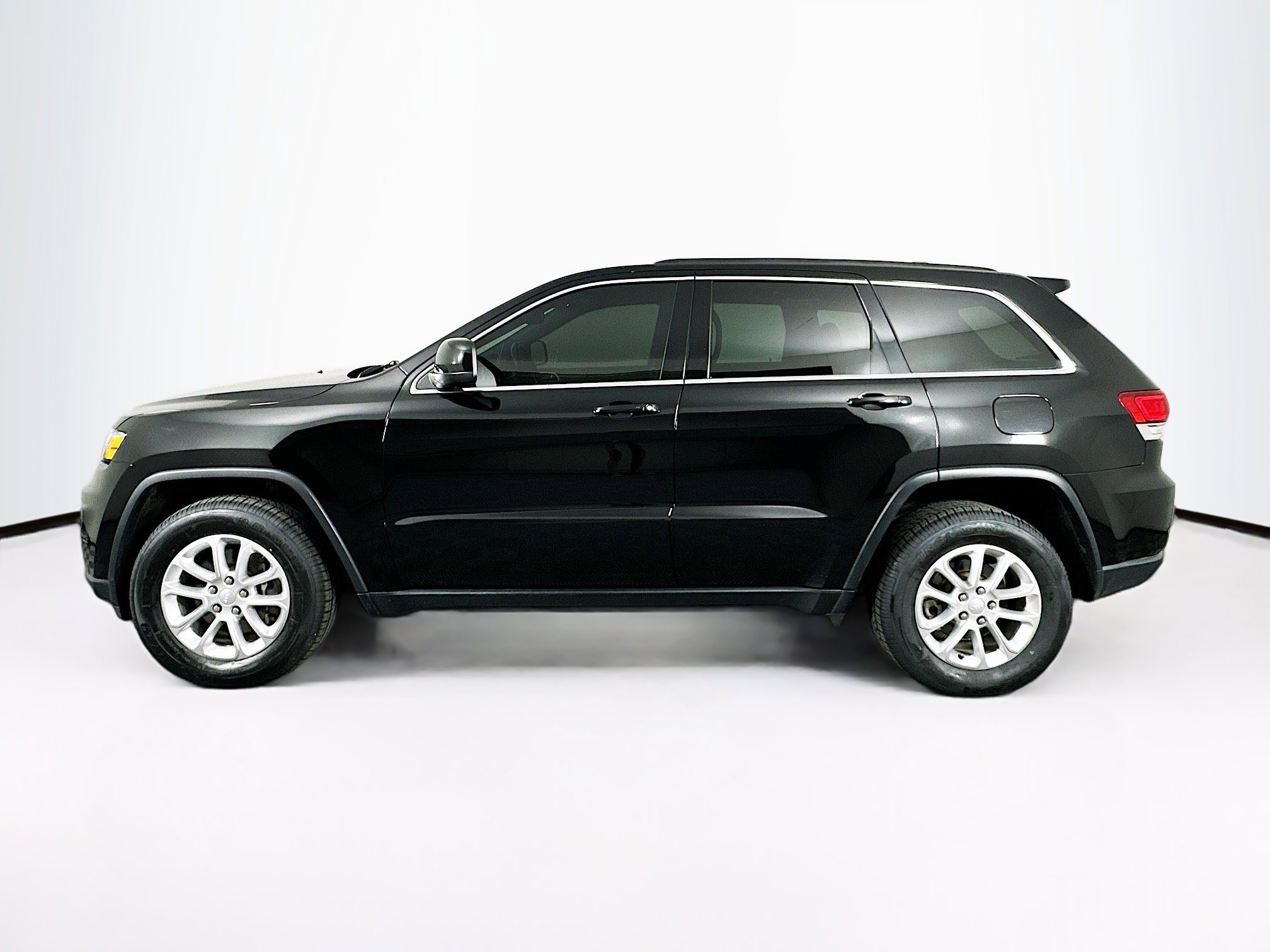 Used 2022 Jeep Grand Cherokee Laredo E w/ Security & Convenience Group image 4