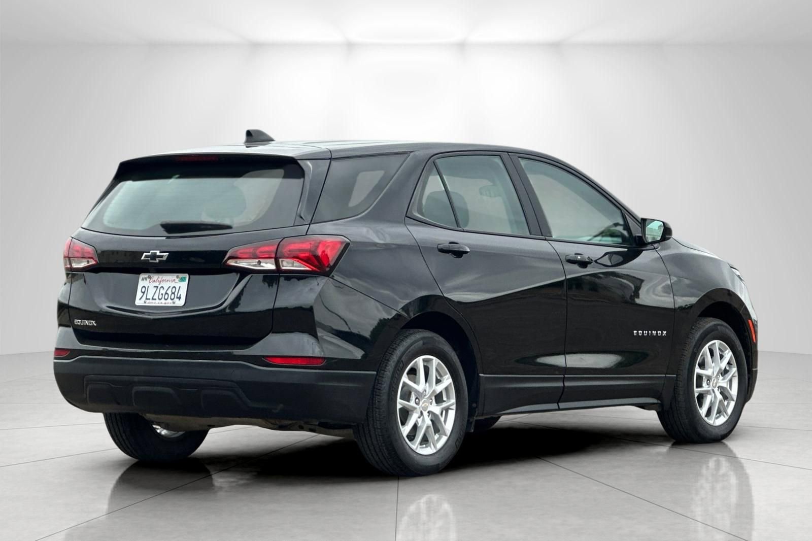 Used 2024 Chevrolet Equinox LS w/ LPO, Floor Liner Package FWD image 3