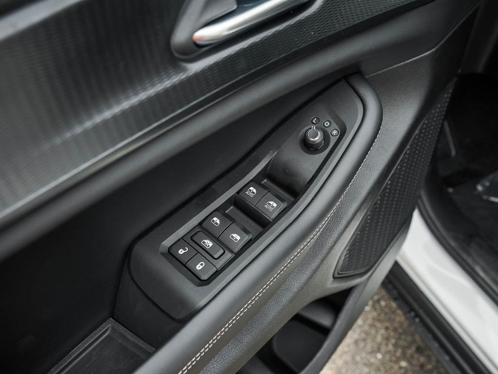 New 2025 Jeep Grand Cherokee Laredo X w/ Luxury Tech Group I image 18