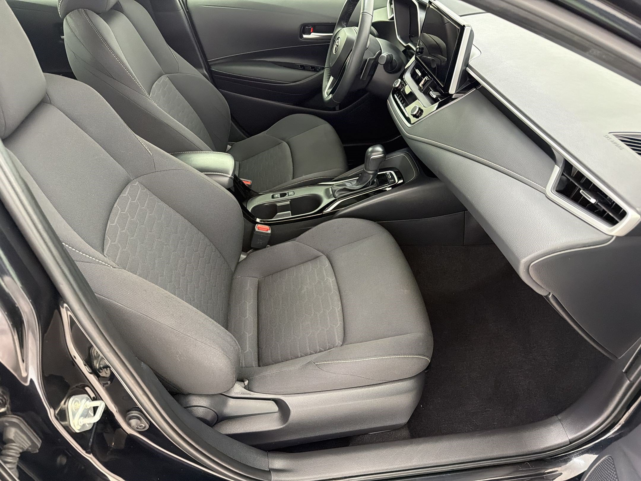 Used 2025 Toyota Corolla SE FWD image 22