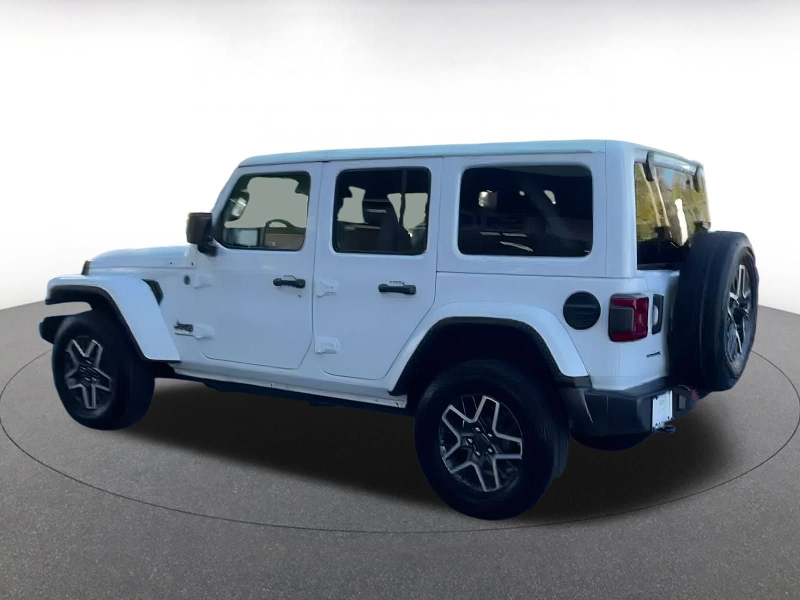 Used 2025 Jeep Wrangler Sahara image 8