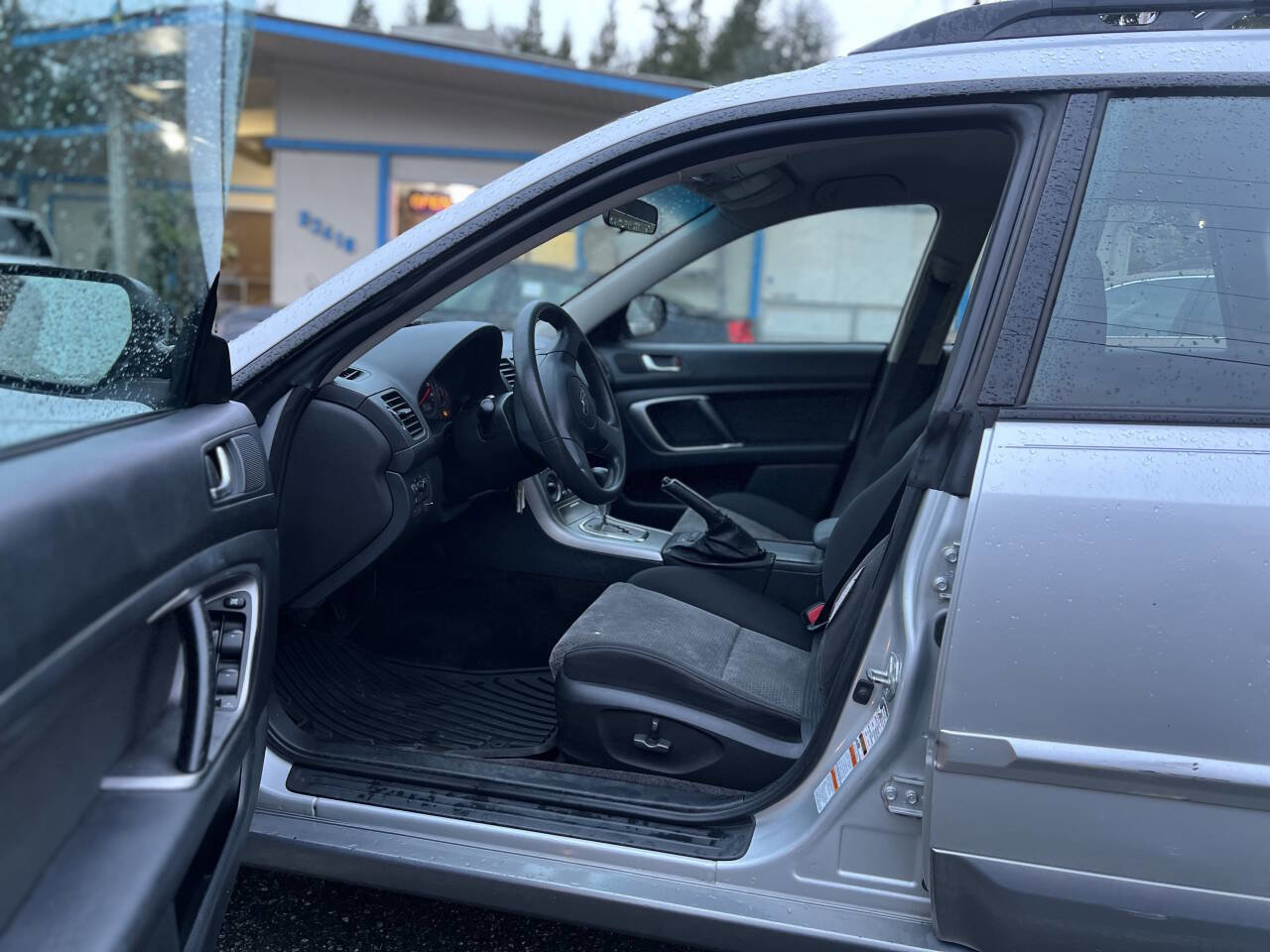 Used 2005 Subaru Outback 2.5i image 9