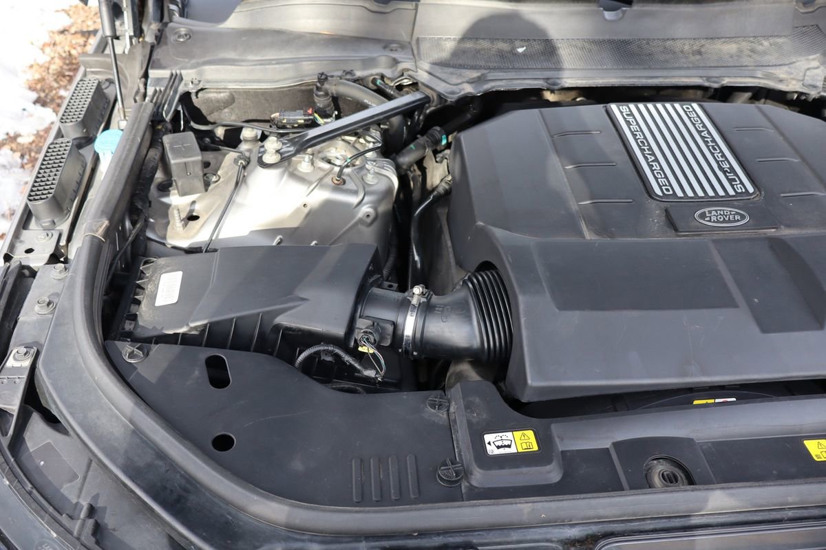 Used 2018 Land Rover Range Rover Sport HSE image 40