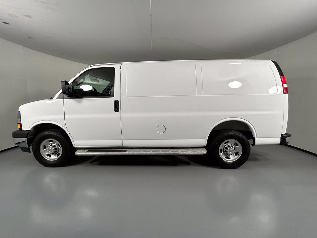 Used 2025 Chevrolet Express 2500 w/ Driver Convenience Package RWD image 4