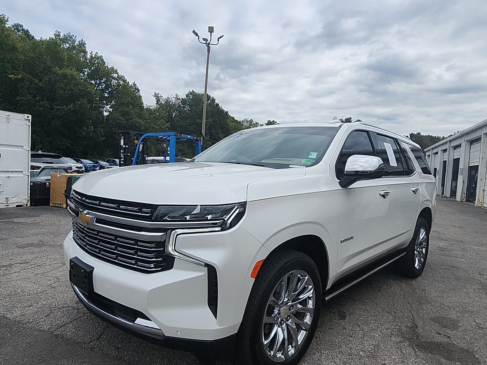 Used 2023 Chevrolet Tahoe Premier w/ Premium Package AWD/4WD image 1
