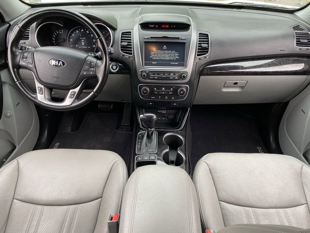 Used 2014 Kia Sorento SX w/ 3rd Row Package image 16