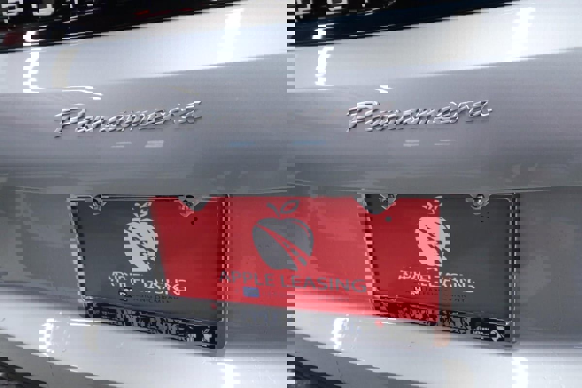 Used 2025 Porsche Panamera image 41