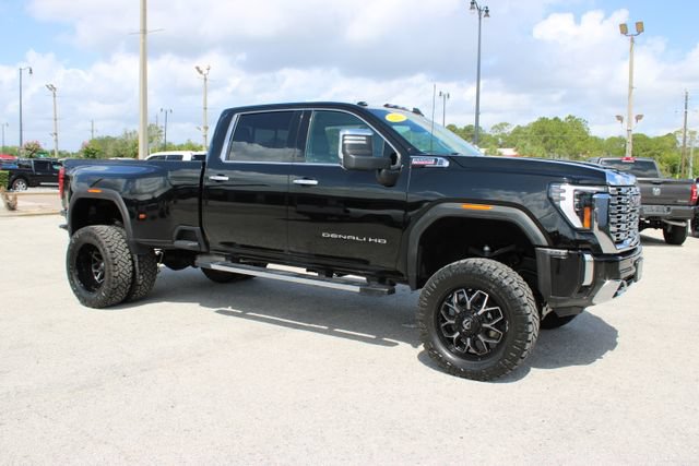 Used 2024 GMC Sierra 3500 Denali w/ Denali Reserve Package AWD/4WD image 15