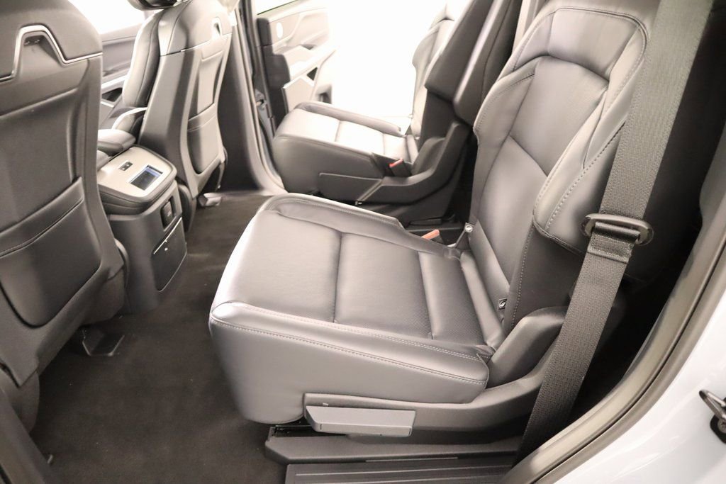 New 2025 Lincoln Navigator Reserve image 12