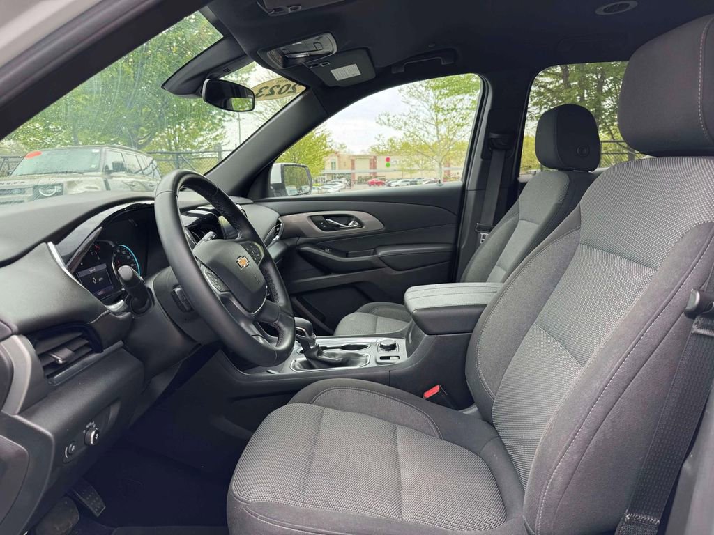 Used 2023 Chevrolet Traverse LT AWD/4WD image 16