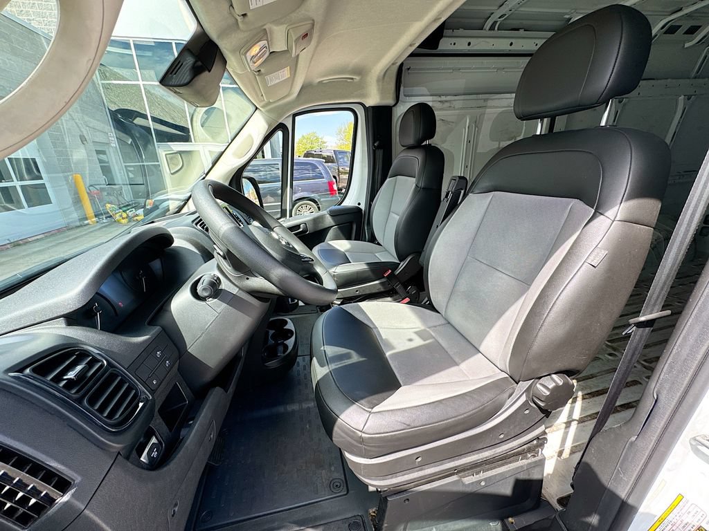 Used 2025 RAM ProMaster 2500 w/ Convenience Group FWD image 19