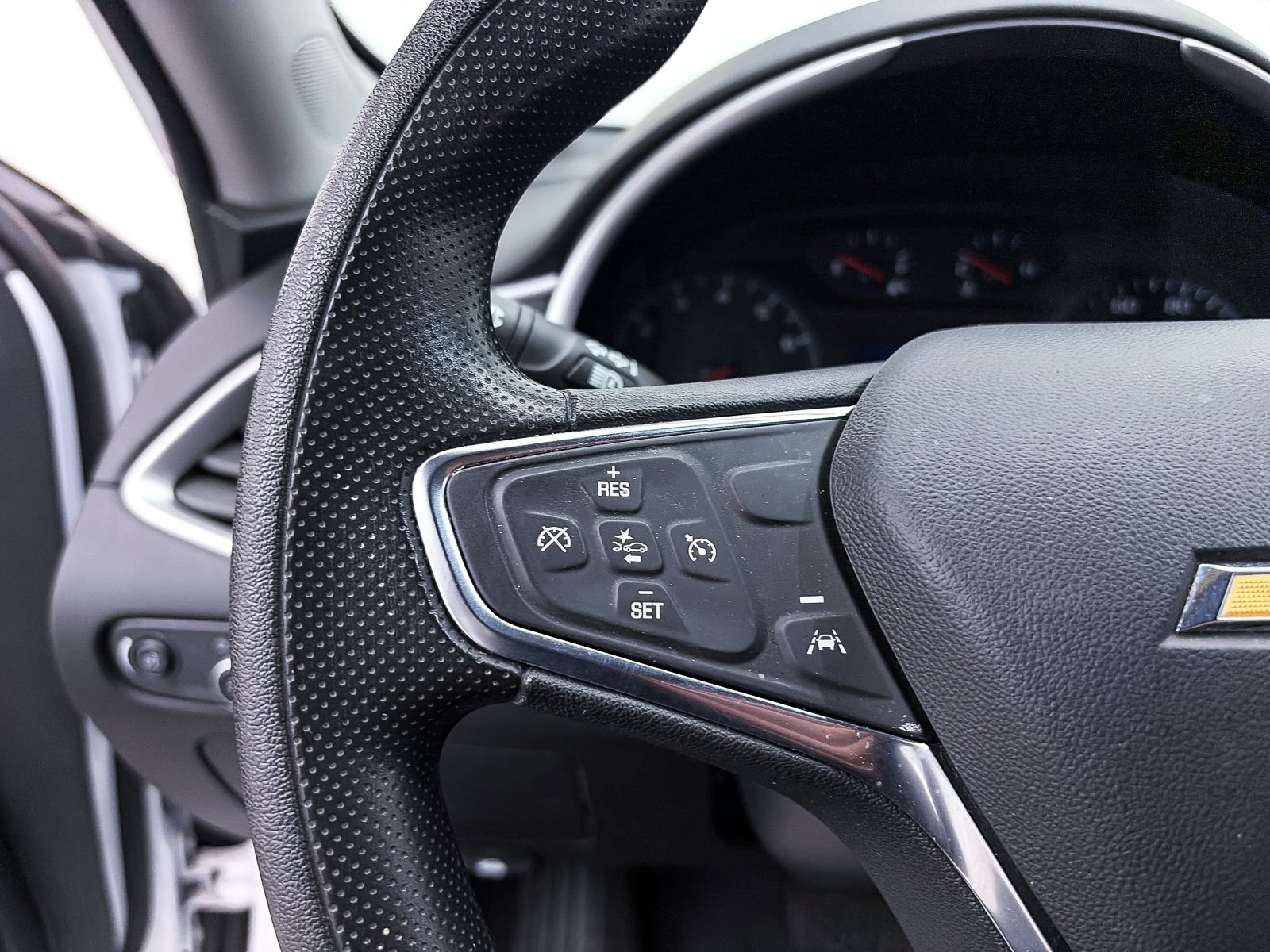 Used 2025 Chevrolet Malibu LS FWD image 25