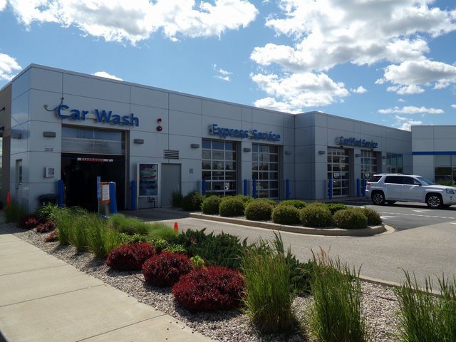 Used 2023 Chevrolet Traverse LT image 10