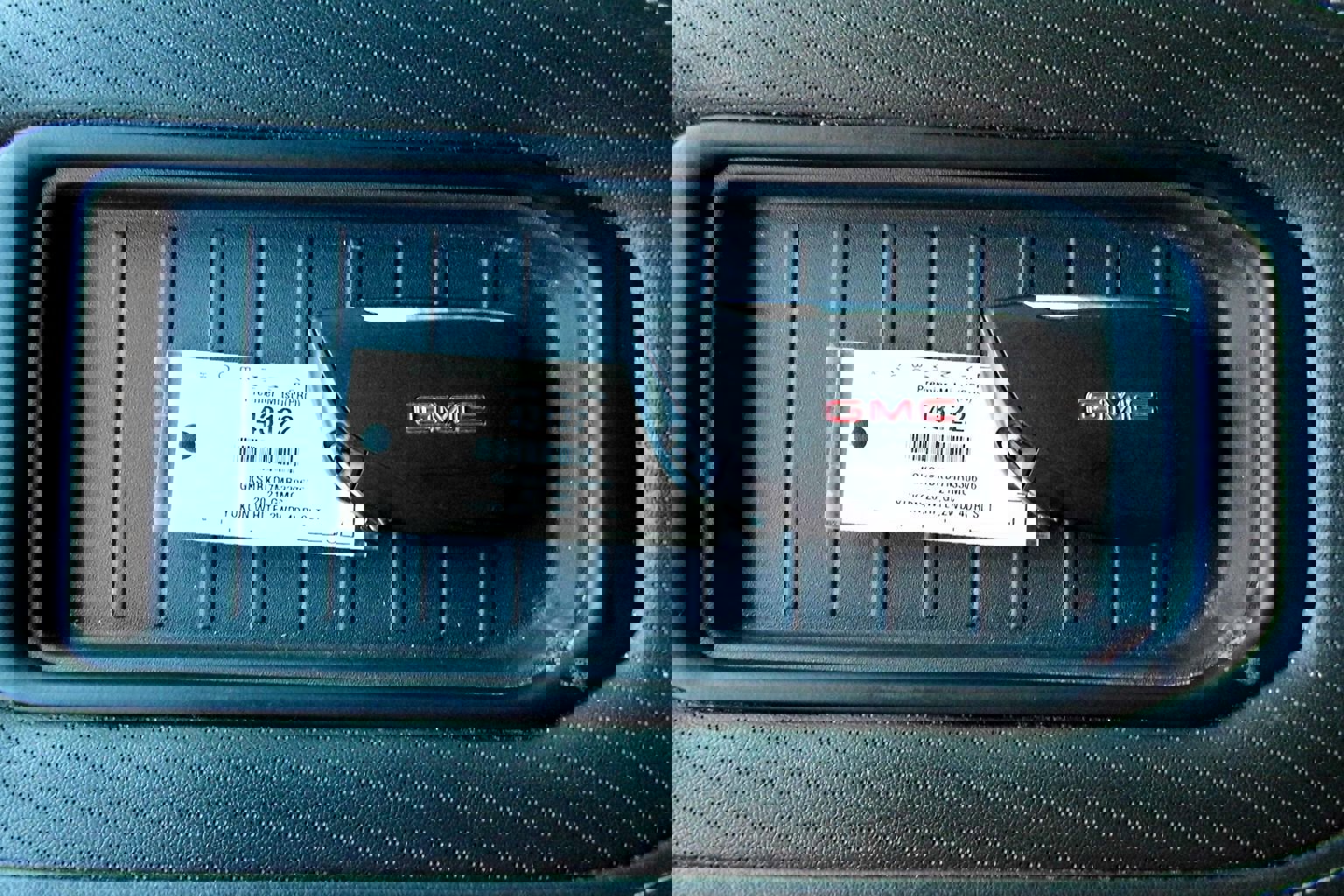 Used 2021 GMC Yukon SLT w/ SLT Premium Package image 40