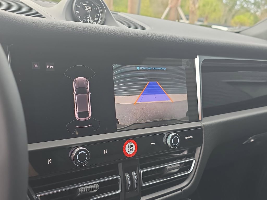 New 2026 Porsche Macan image 30