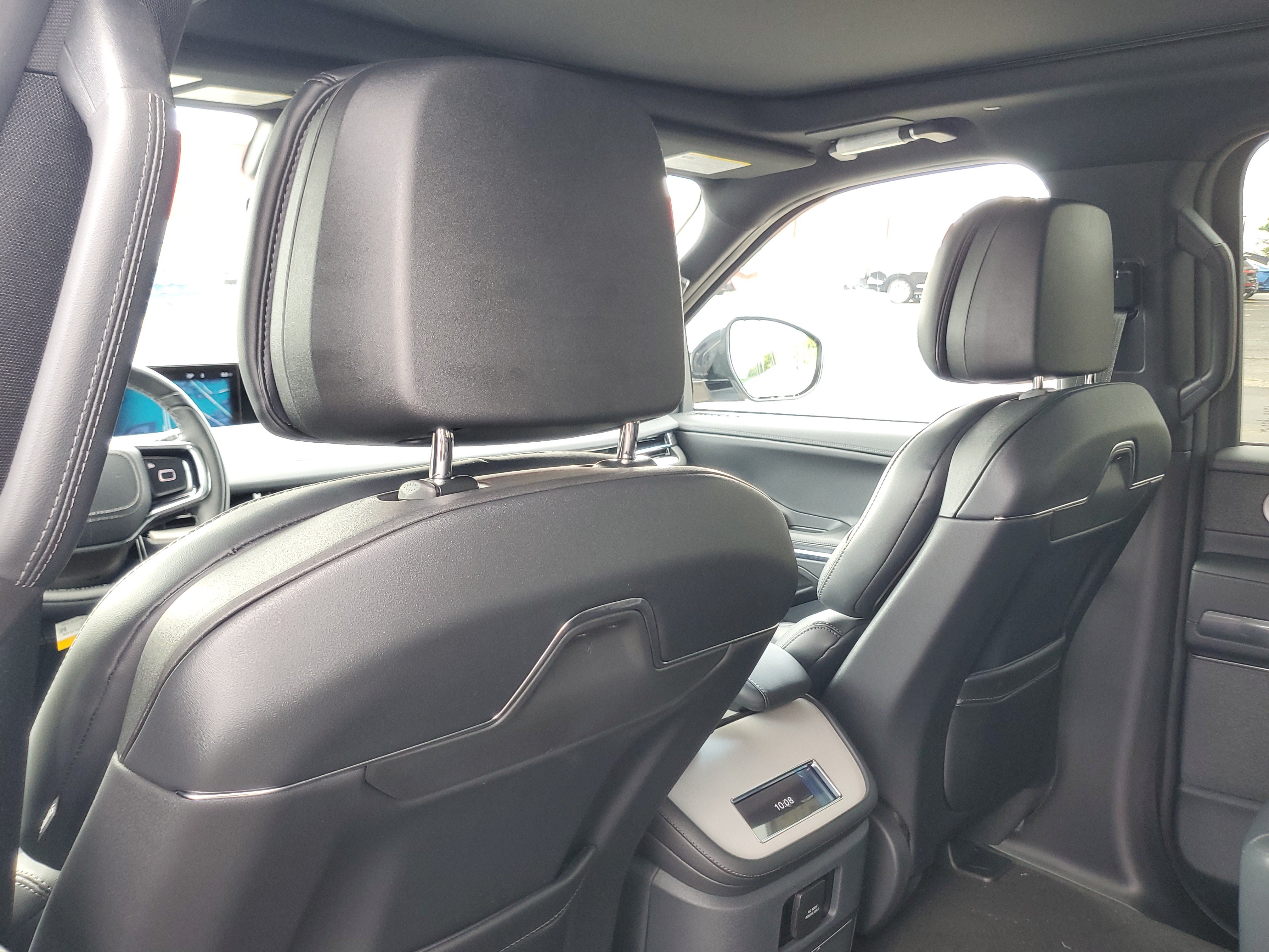 New 2026 Lincoln Navigator Reserve w/ Jet Appearance Package AWD/4WD image 28