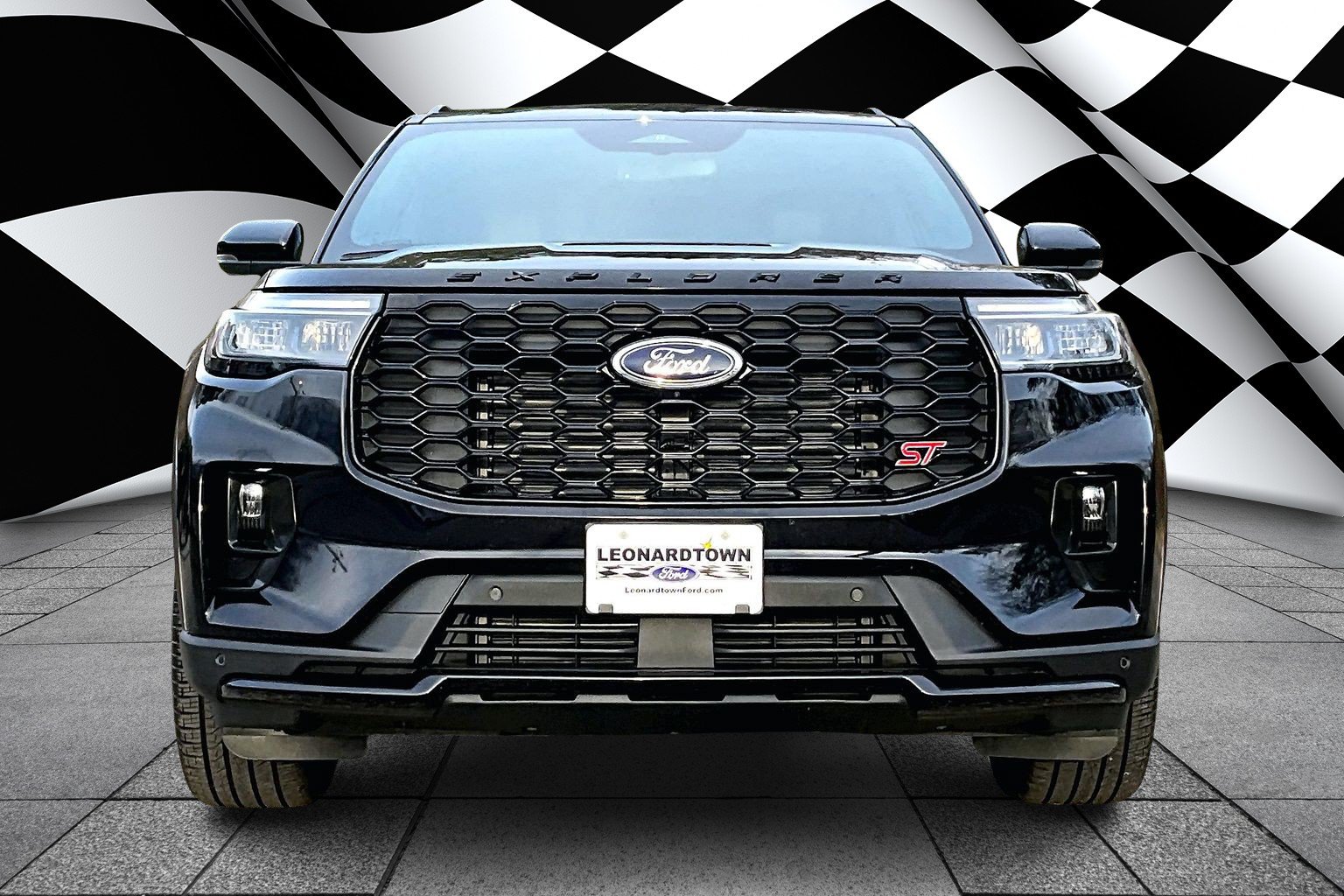 Used 2025 Ford Explorer ST AWD/4WD image 3