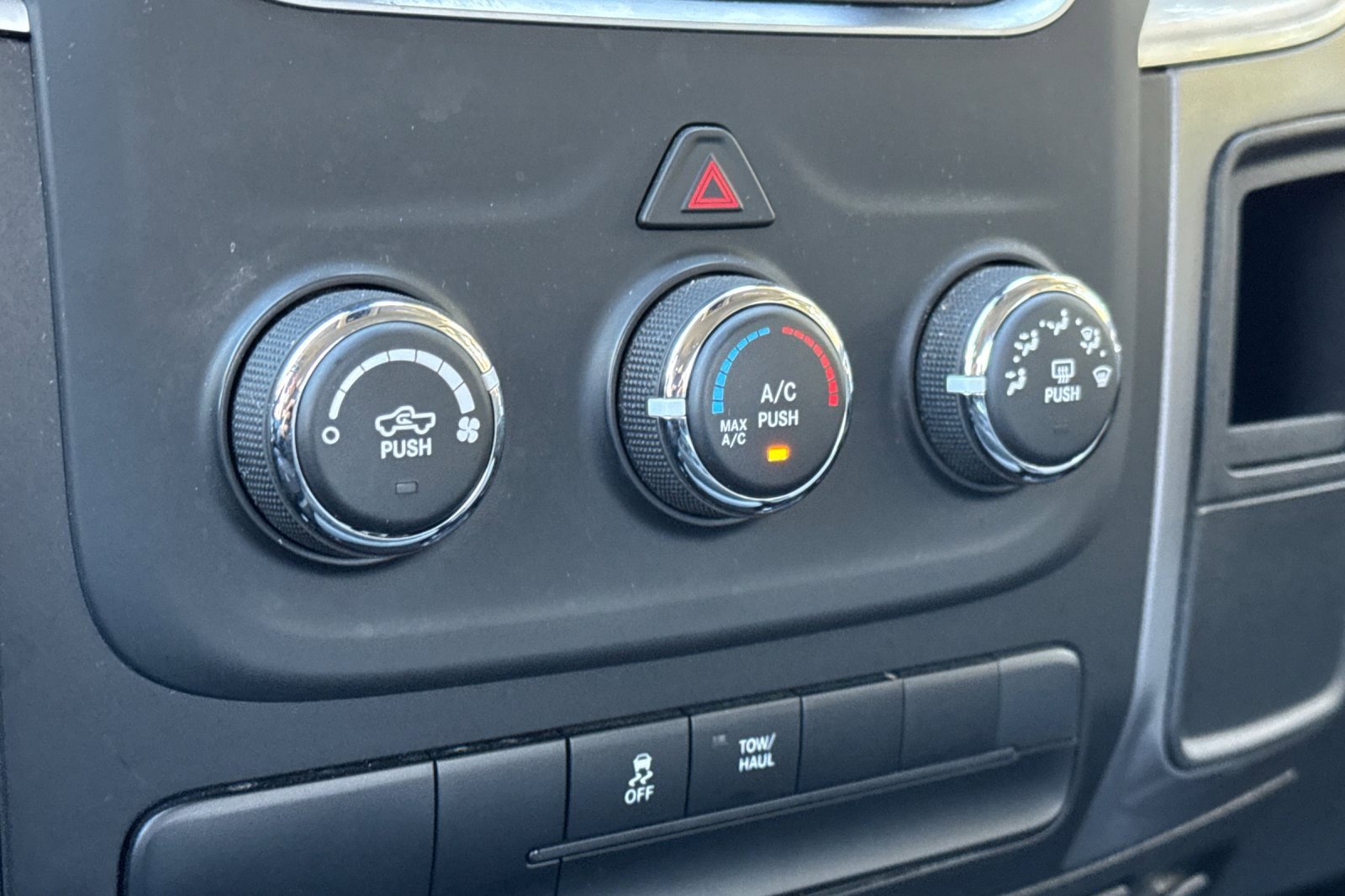 Used 2024 RAM 1500 Classic SLT image 22