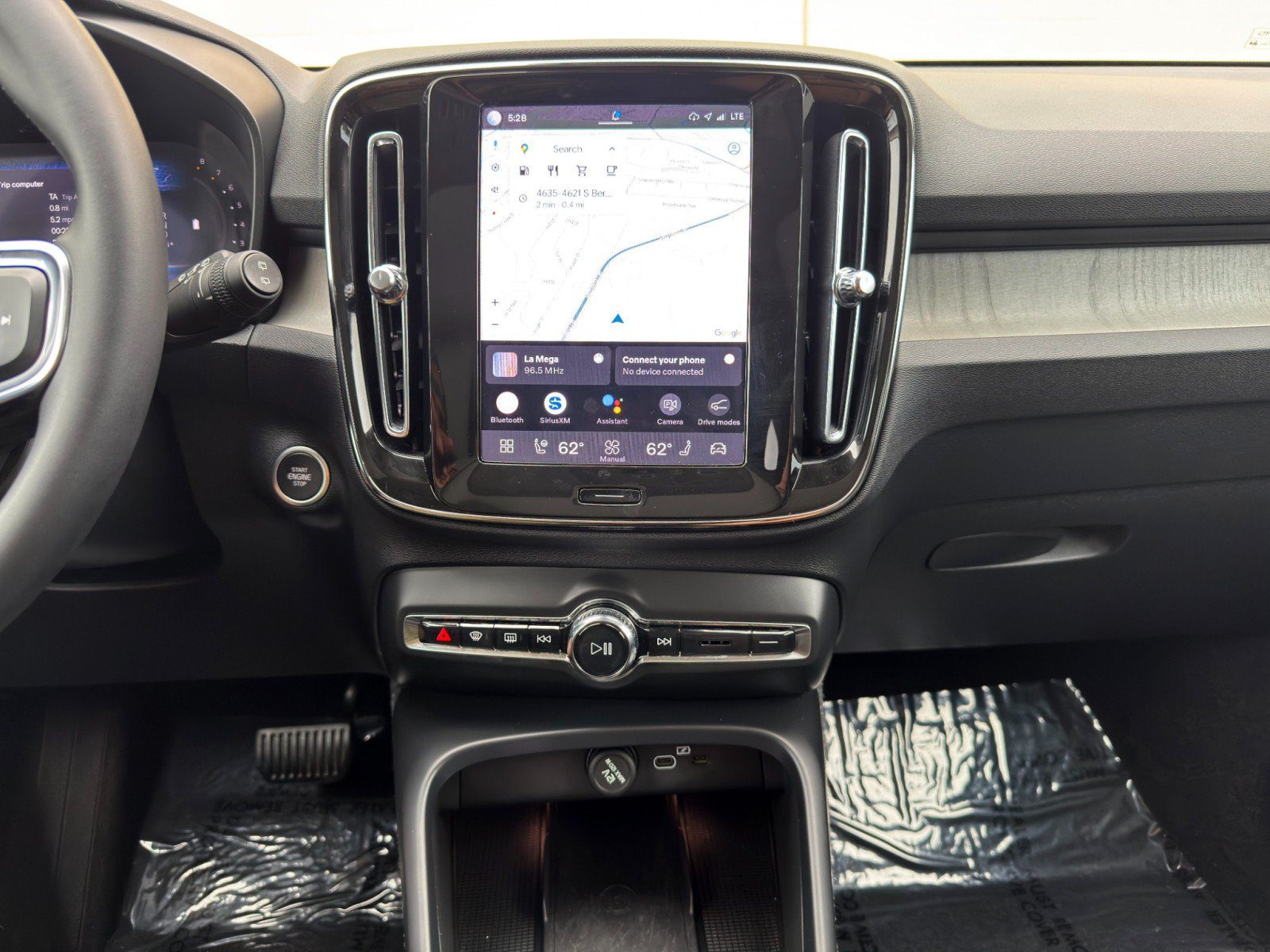 Used 2025 Volvo XC40 B5 Plus w/ Protection Package Premier AWD/4WD image 26